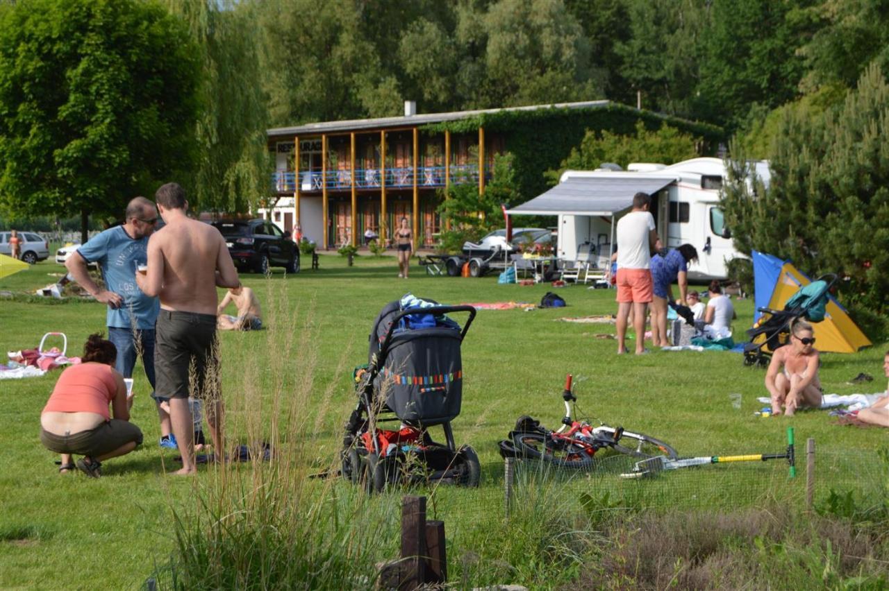 Lavka Park Skochovice 호텔 Vrané nad Vltavou 외부 사진
