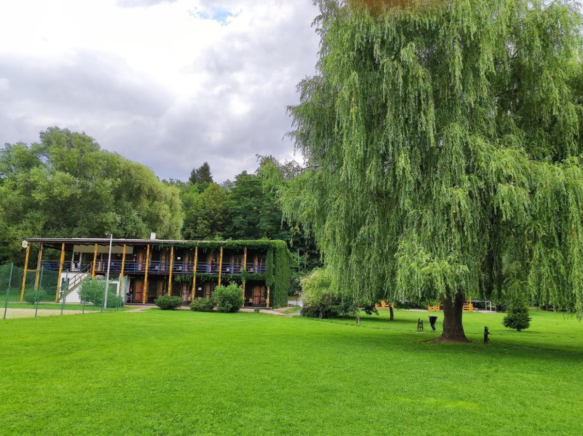 Lavka Park Skochovice 호텔 Vrané nad Vltavou 외부 사진